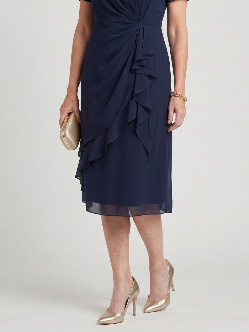 Eira | Midi-Kleid mit kurzen Ärmeln und geschichtetem Saum