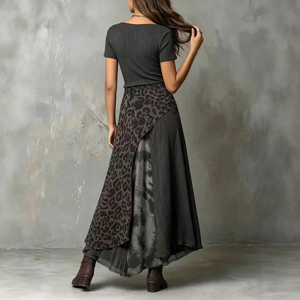 Kyla | Damen Midikleid aus geripptem Strick mit kurzen Ärmeln