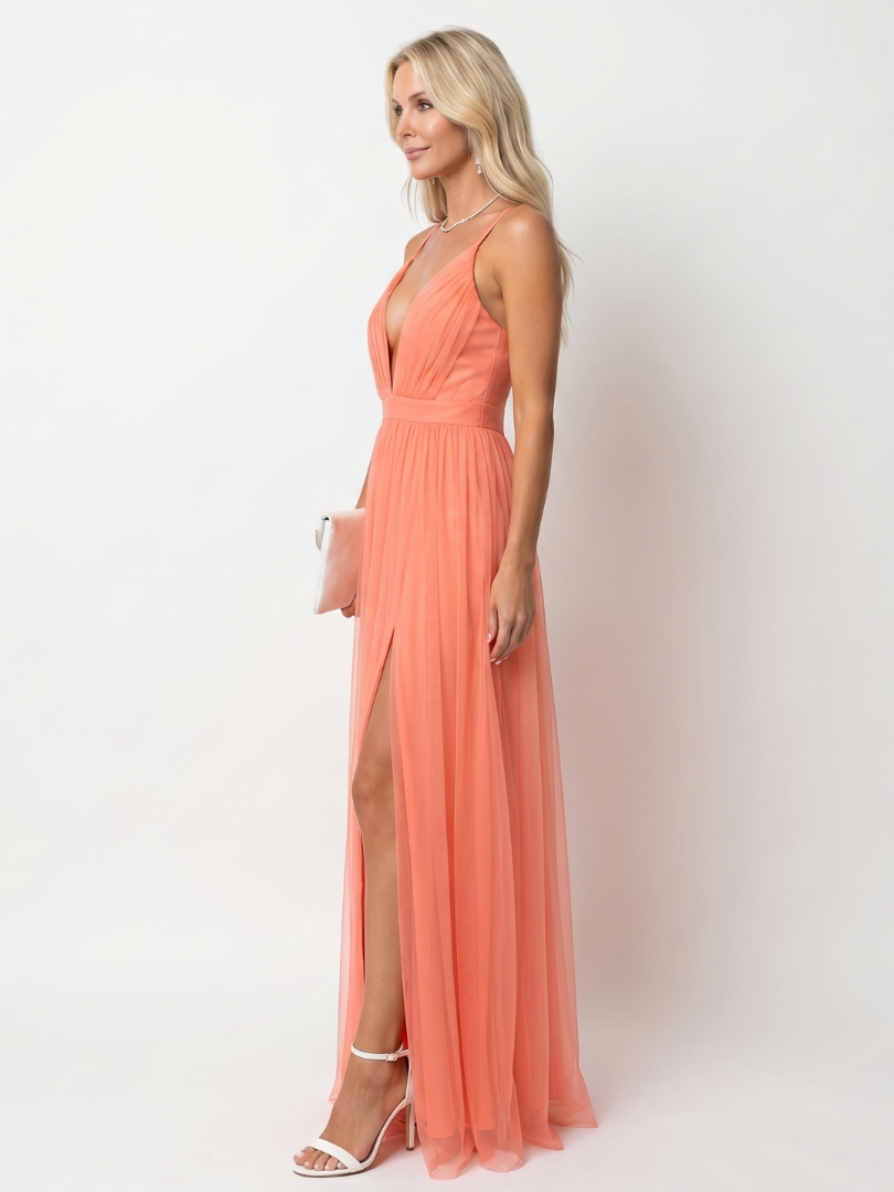 Tia | Maxi-Kleid mit tiefem V-Ausschnitt und Falten