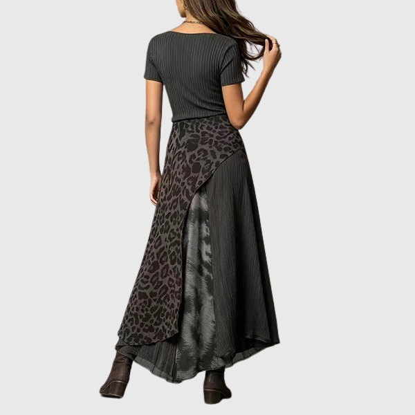 Kyla | Damen Midikleid aus geripptem Strick mit kurzen Ärmeln