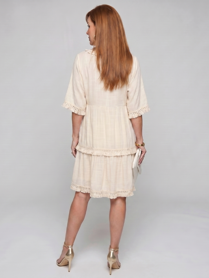 Drea | Mini-Kleid mit bestickten Details und kurzen Ärmeln
