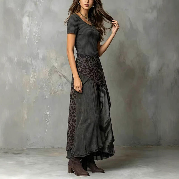 Kyla | Damen Midikleid aus geripptem Strick mit kurzen Ärmeln