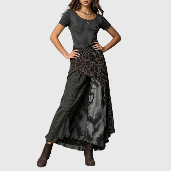 Kyla | Damen Midikleid aus geripptem Strick mit kurzen Ärmeln
