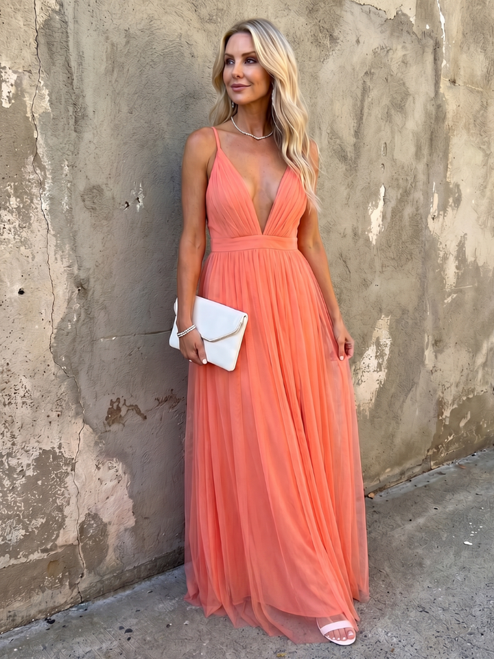 Tia | Maxikleid mit tiefem V-Ausschnitt und Falten