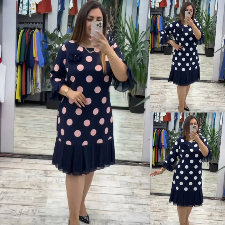 Odette | Weiches Polka Dot Kleid mit ausgestelltem Rüschensaum Navy Pink