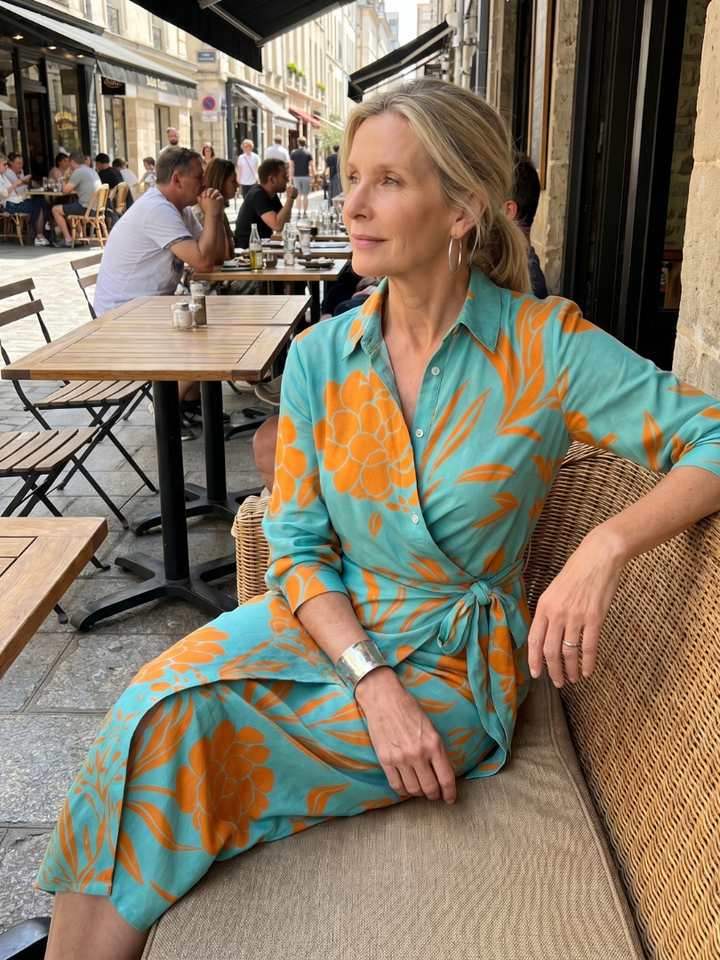 Leya | Midi-Kleid mit langen Ärmeln und Kragen im Streifenmuster