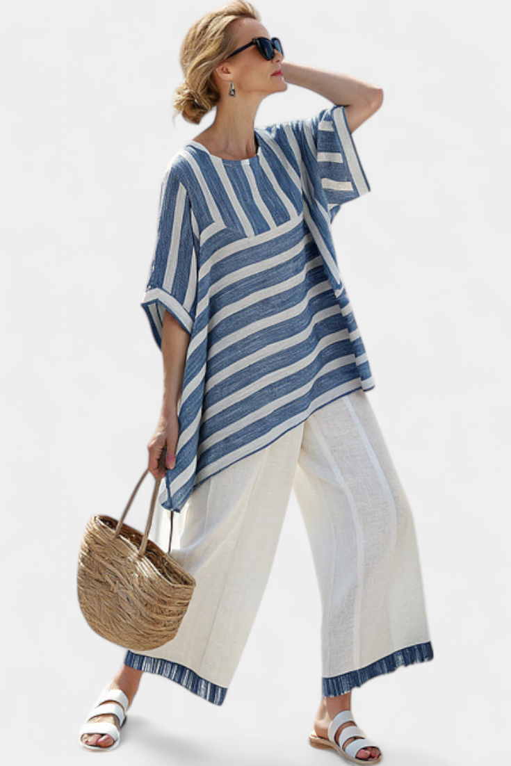 Alexa | Raffiniertes blau gestreiftes Top & Hosen mit Saumdetails