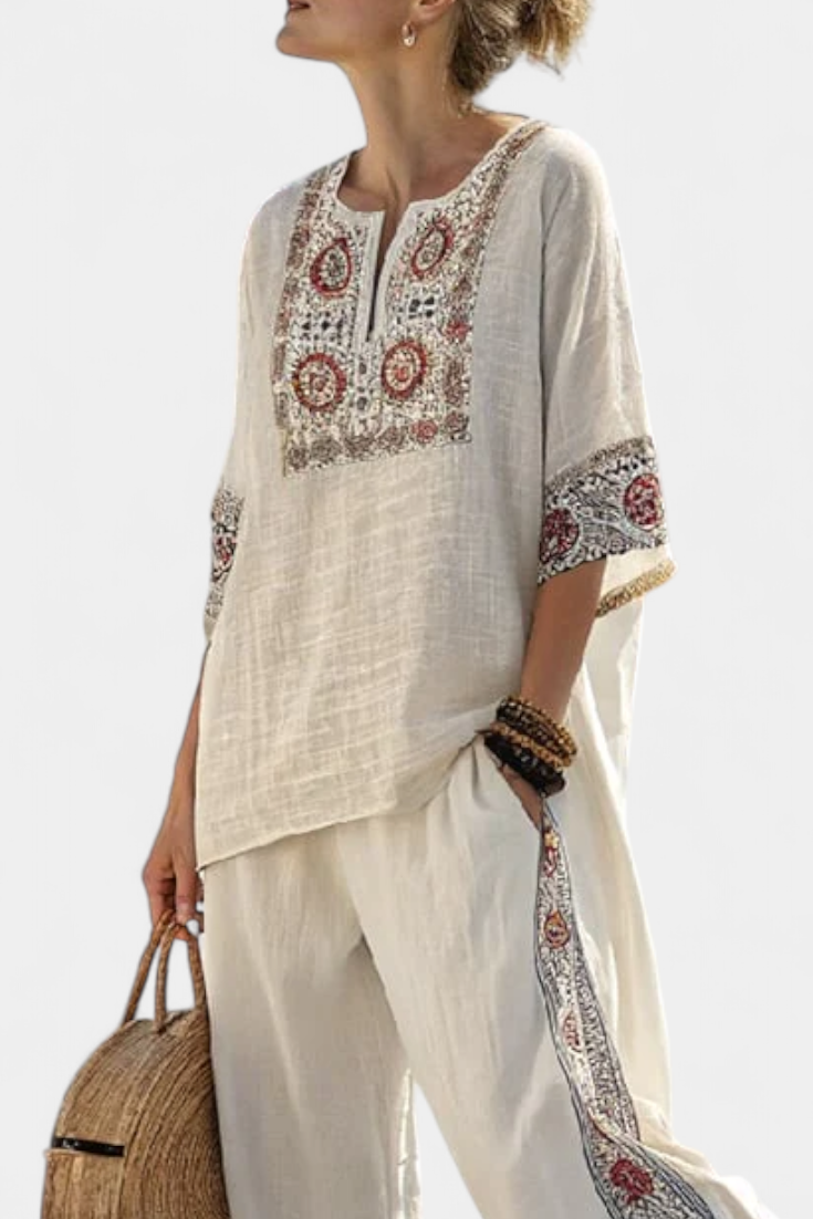 Amelie | Raffinierte bestickte rohe Bluse & weite Hose